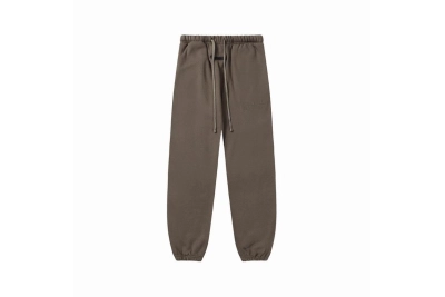 Fear of God Essentials Relaxed Sweatpant 01