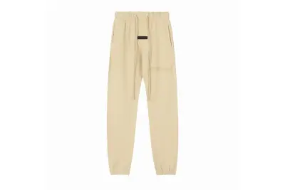 Fear of God Essentials Relaxed Sweatpant 23ct529 01