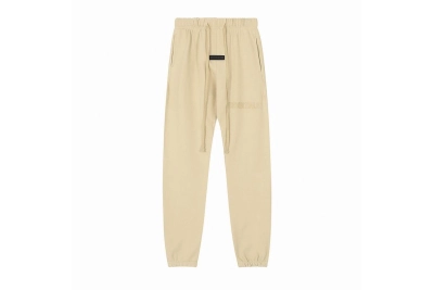 Fear of God Essentials Relaxed Sweatpant 23ct529 01
