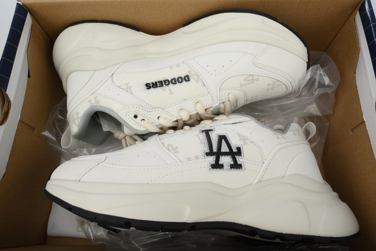 MLB Fast Ball Classic Monogram New York Yankees Sneakers 3ARNFSB4N-07CRS 