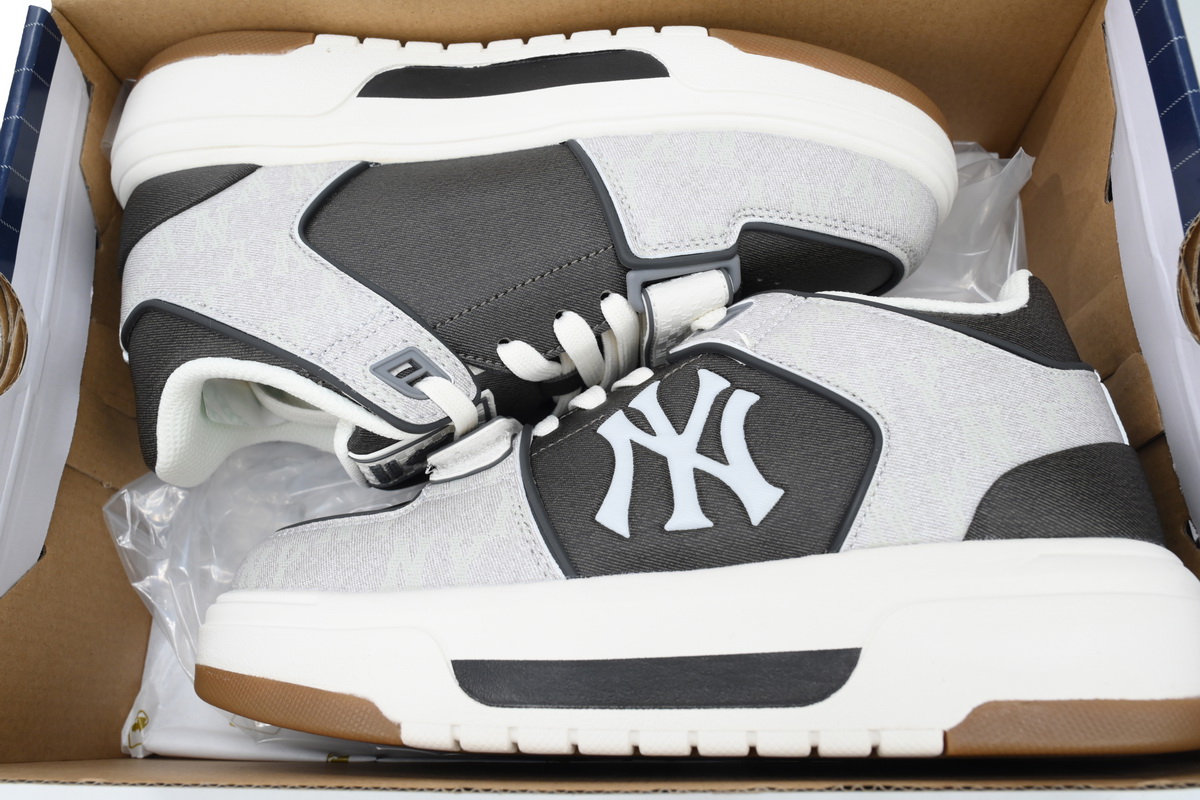 Giày MLB Chunky Liner Mid Basic New York Yankees 3ASXLMB3N-50BKS 