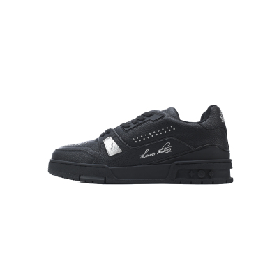 PKGoden LOUIS VUITTON Trainer Black rivets 01