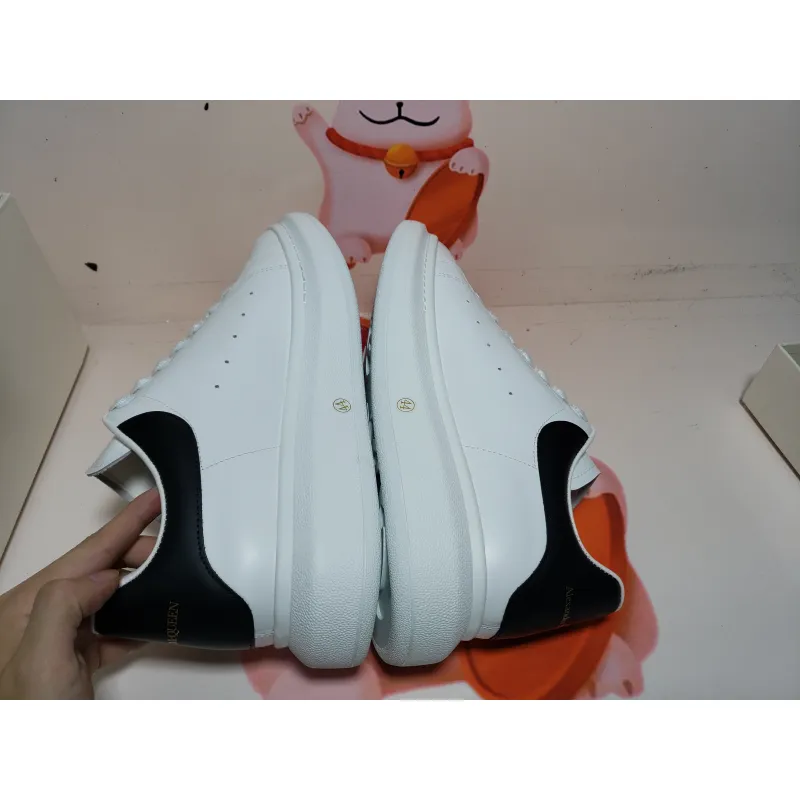 Alexander McQueen Sneaker Dlack Skin