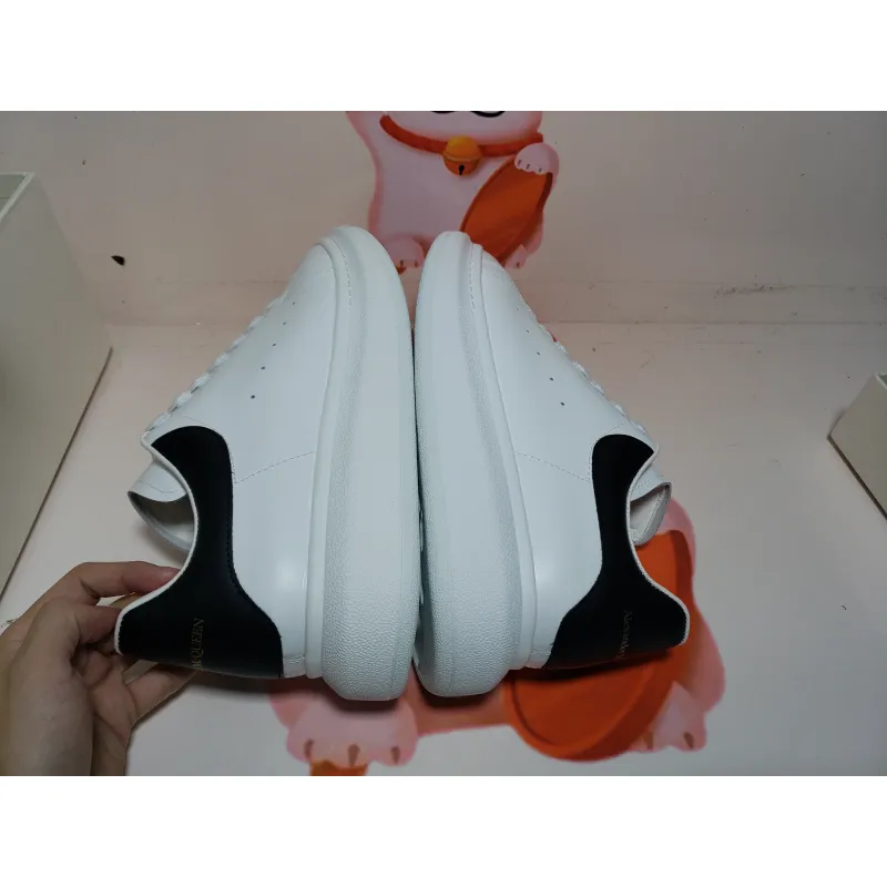 Alexander McQueen Sneaker Dlack Skin