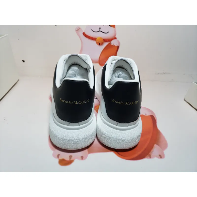 Alexander McQueen Sneaker Dlack Skin