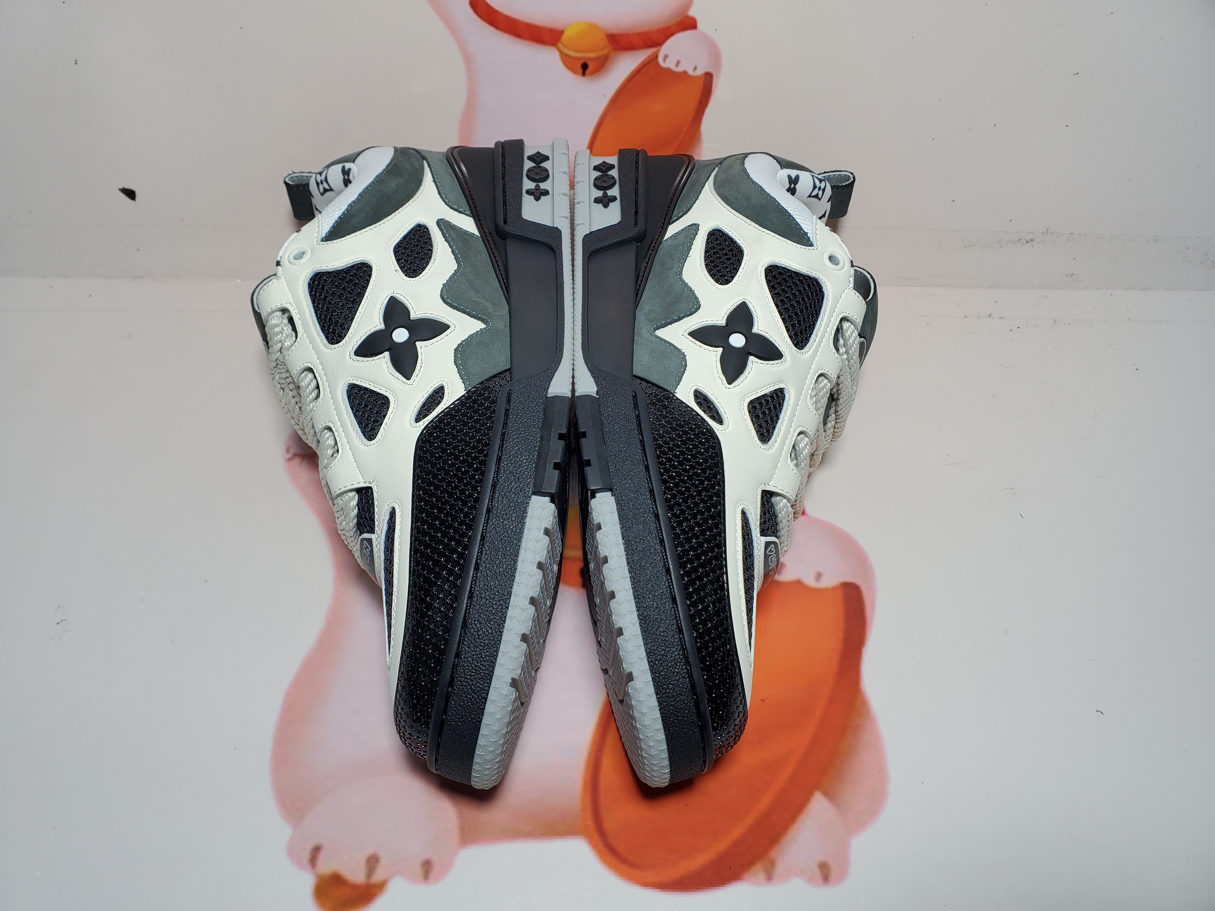 PKGoden Louis Vuitton Leather lace up Fashionable Board Shoes Black Gray 1AC52M