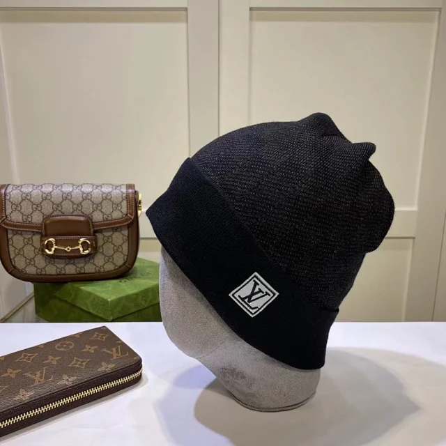 Louis Vuitton Petit Damier Hat NM