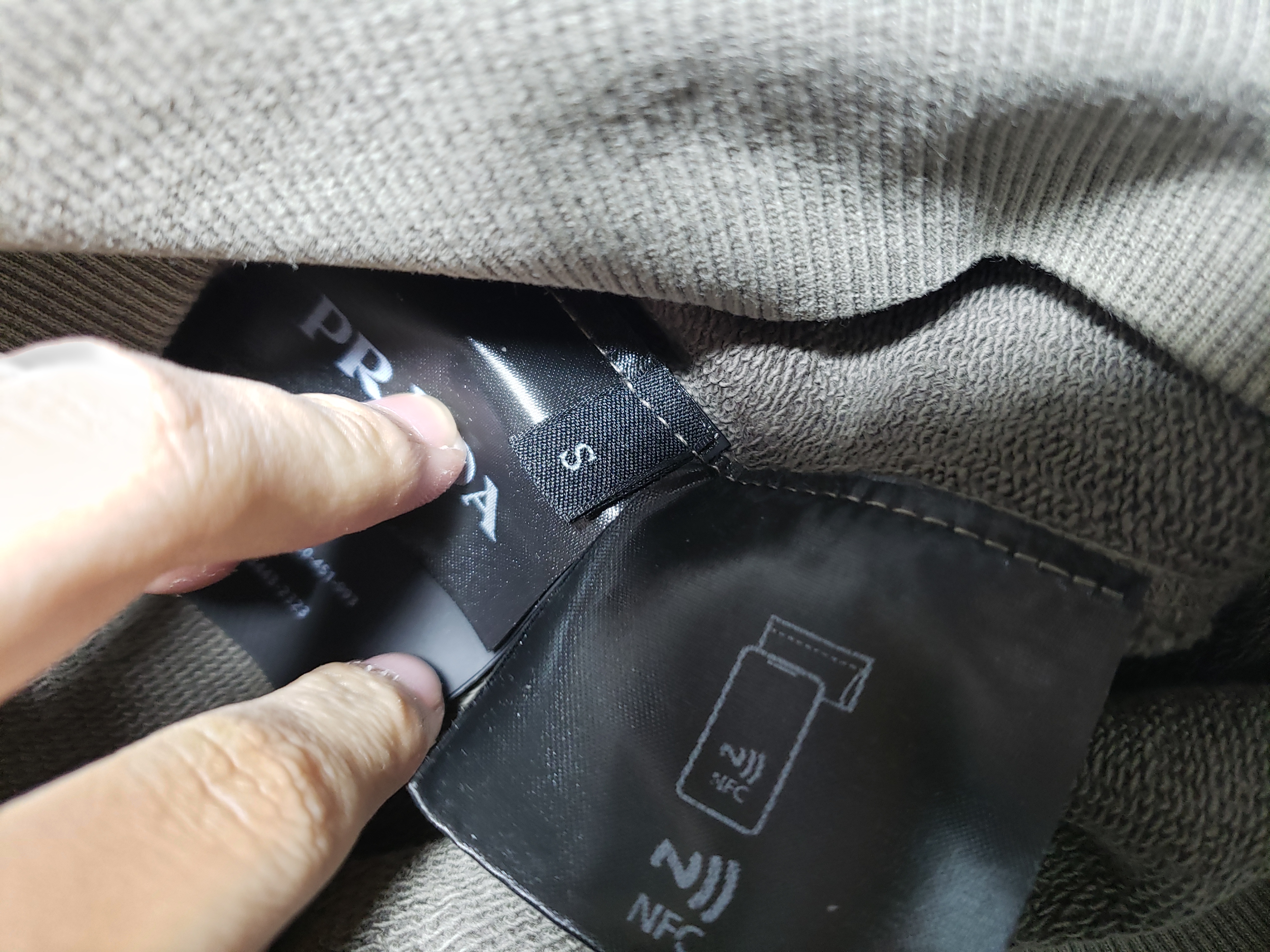 Prada 24Fw medal letter patch hoodie