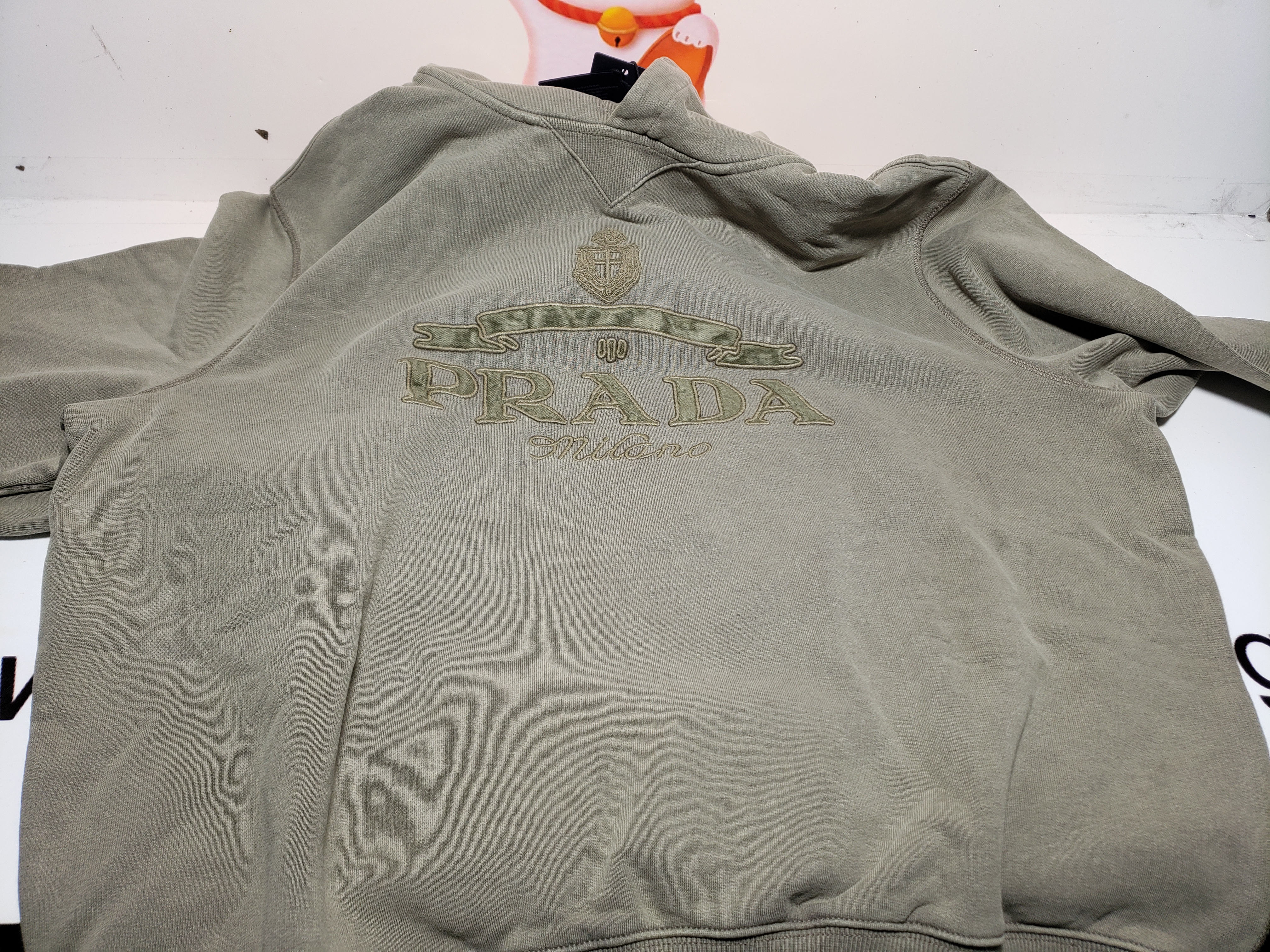 Prada 24Fw medal letter patch hoodie