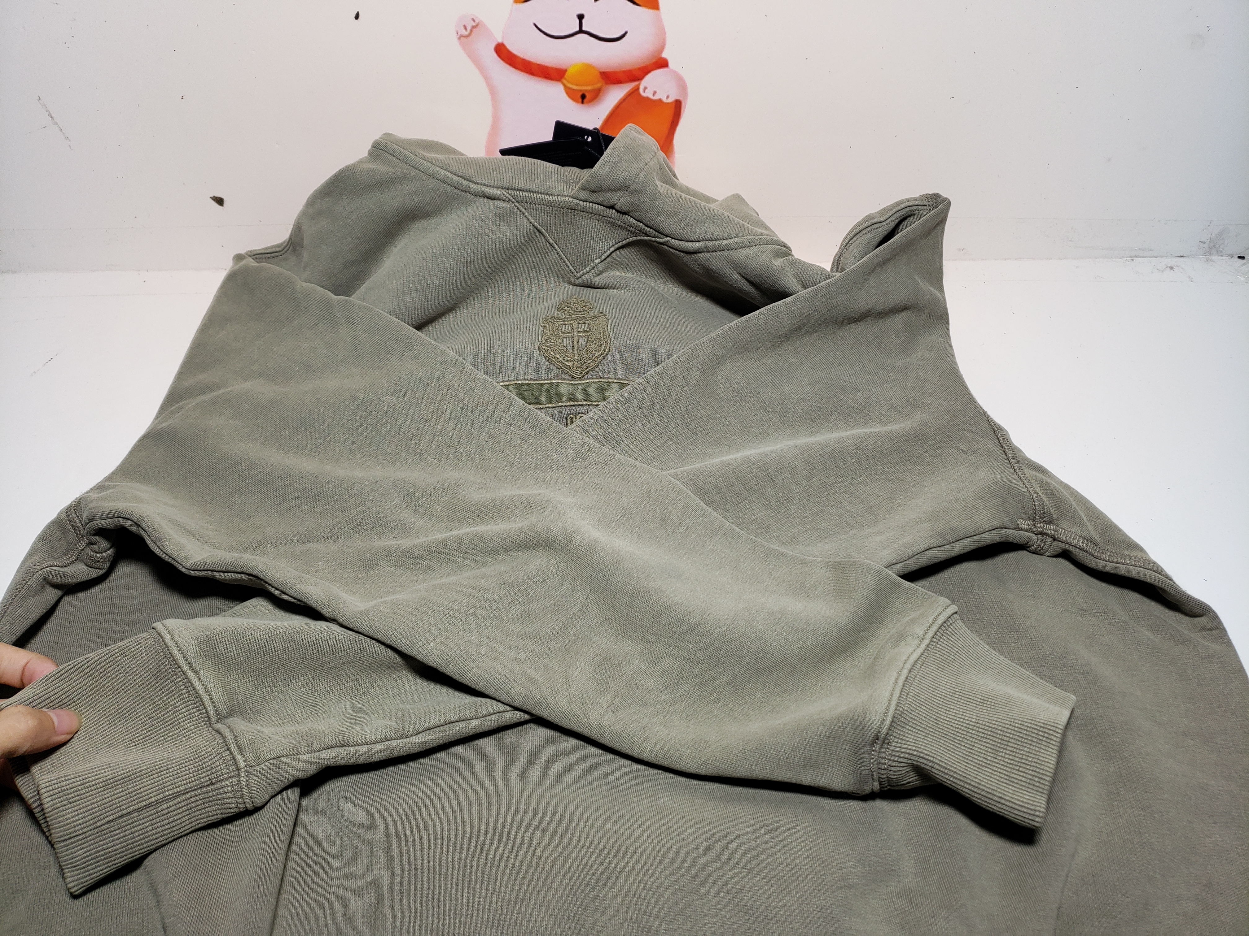 Prada 24Fw medal letter patch hoodie
