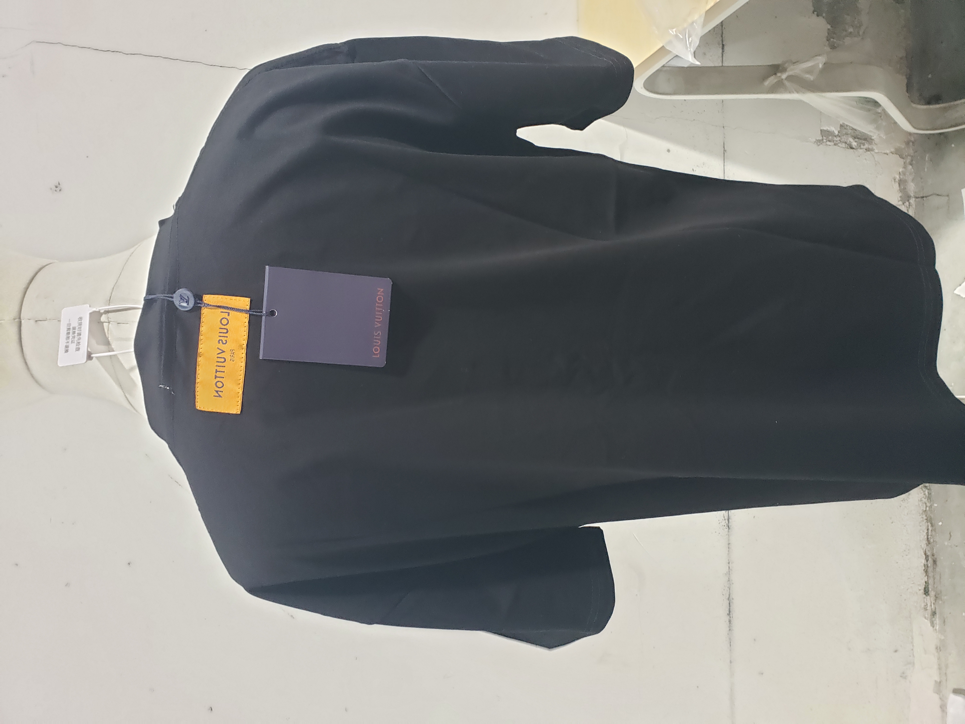 Louis Vuitton pin LOGO T-Shirts black
