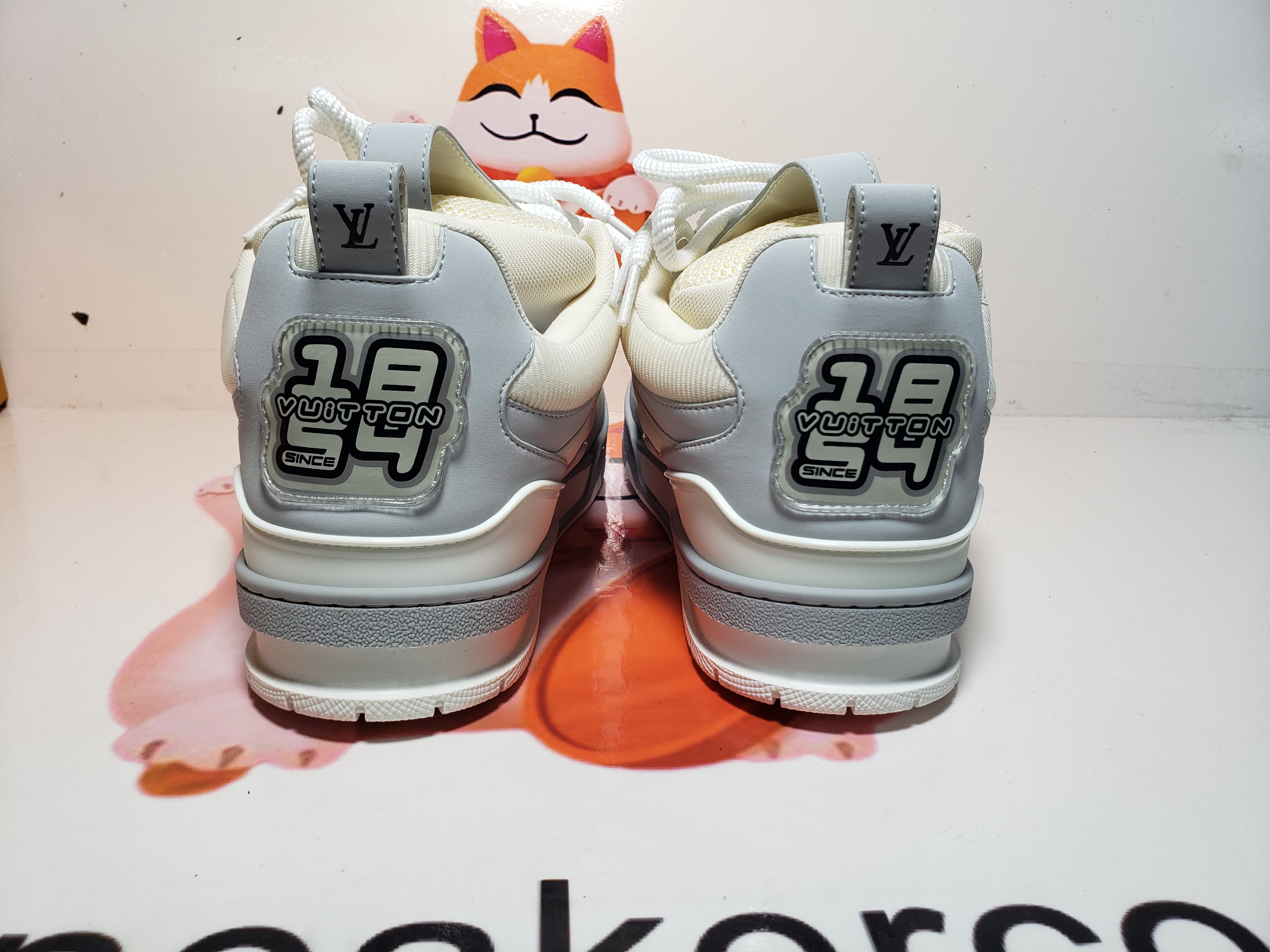 PKGoden Louis Vuitton Leather lace up Fashionable Board Shoes White Gray 1ACQP4 