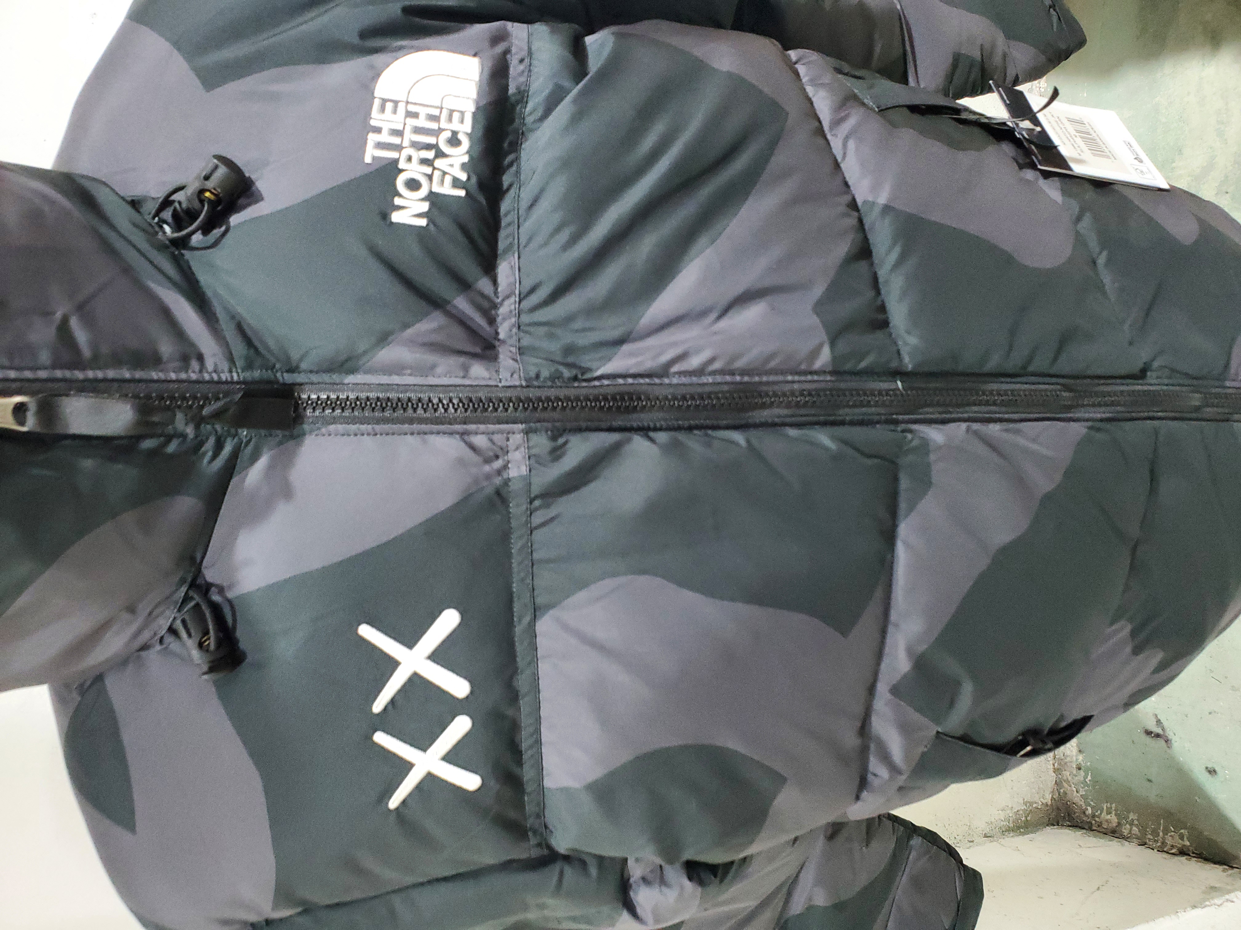 TheNorthFace Splicing White And XX black