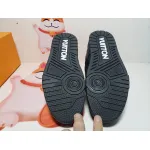 PKGoden  Louis Vuitton Trainer All Black Embossing 1AARER 