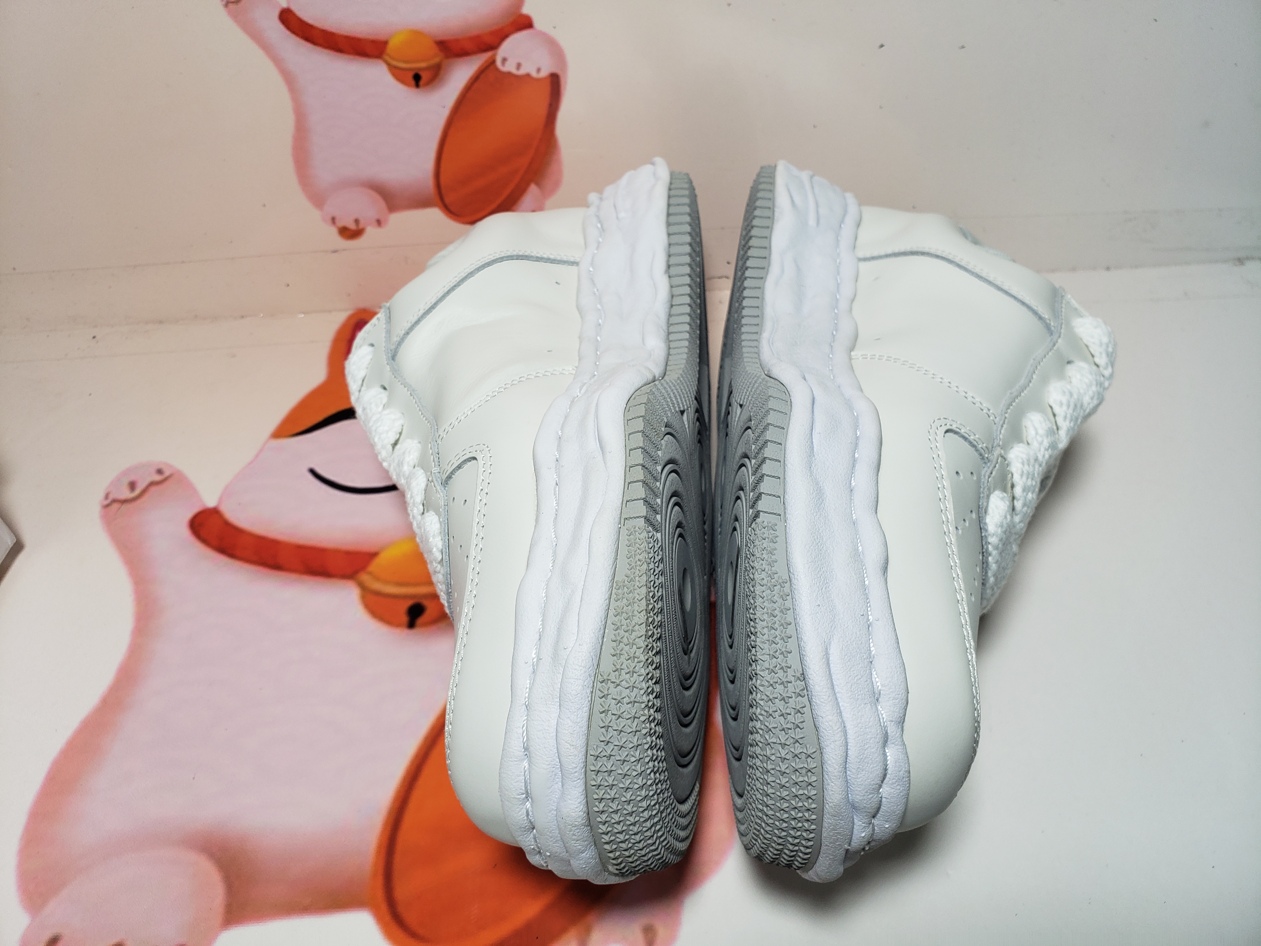 PKGoden  MIHARA YASUHIRO White And White Gray Low, NO.744