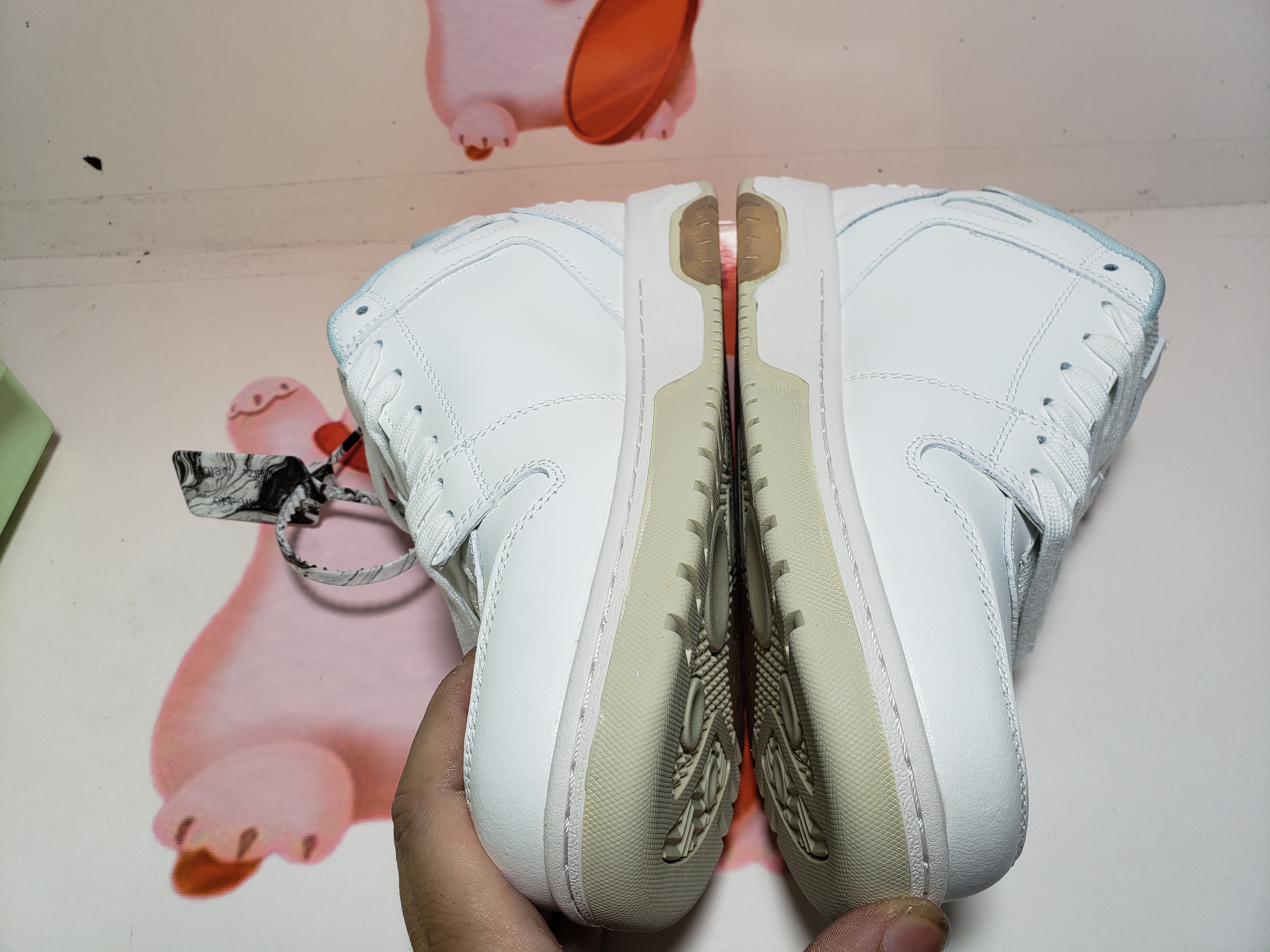 PKGoden  OFF-WHITE Out Of Office Cloud Whit OMIA189R2 1LEA00 20101