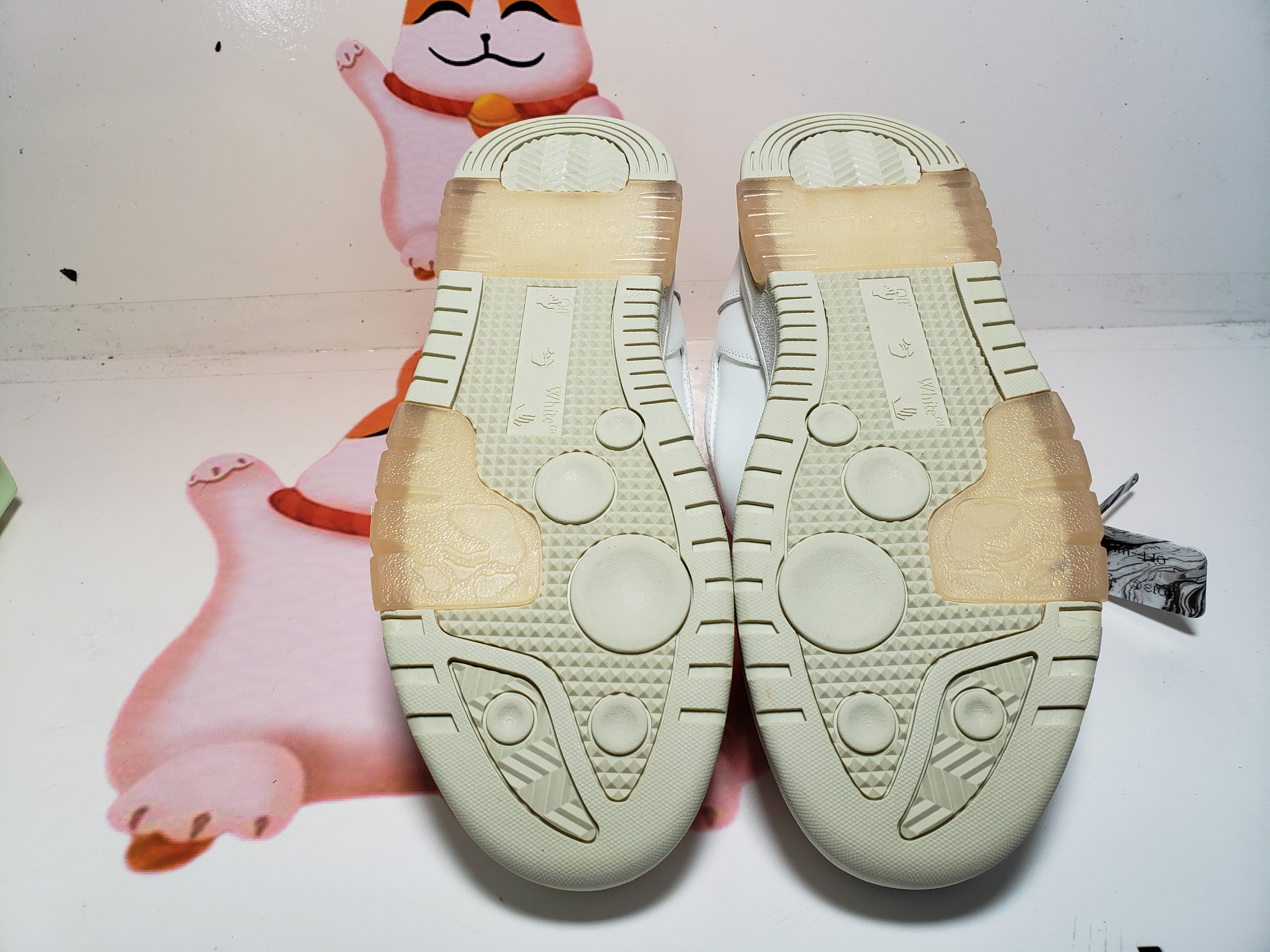 PKGoden  OFF-WHITE Out Of Office Cloud Whit OMIA189R2 1LEA00 20101