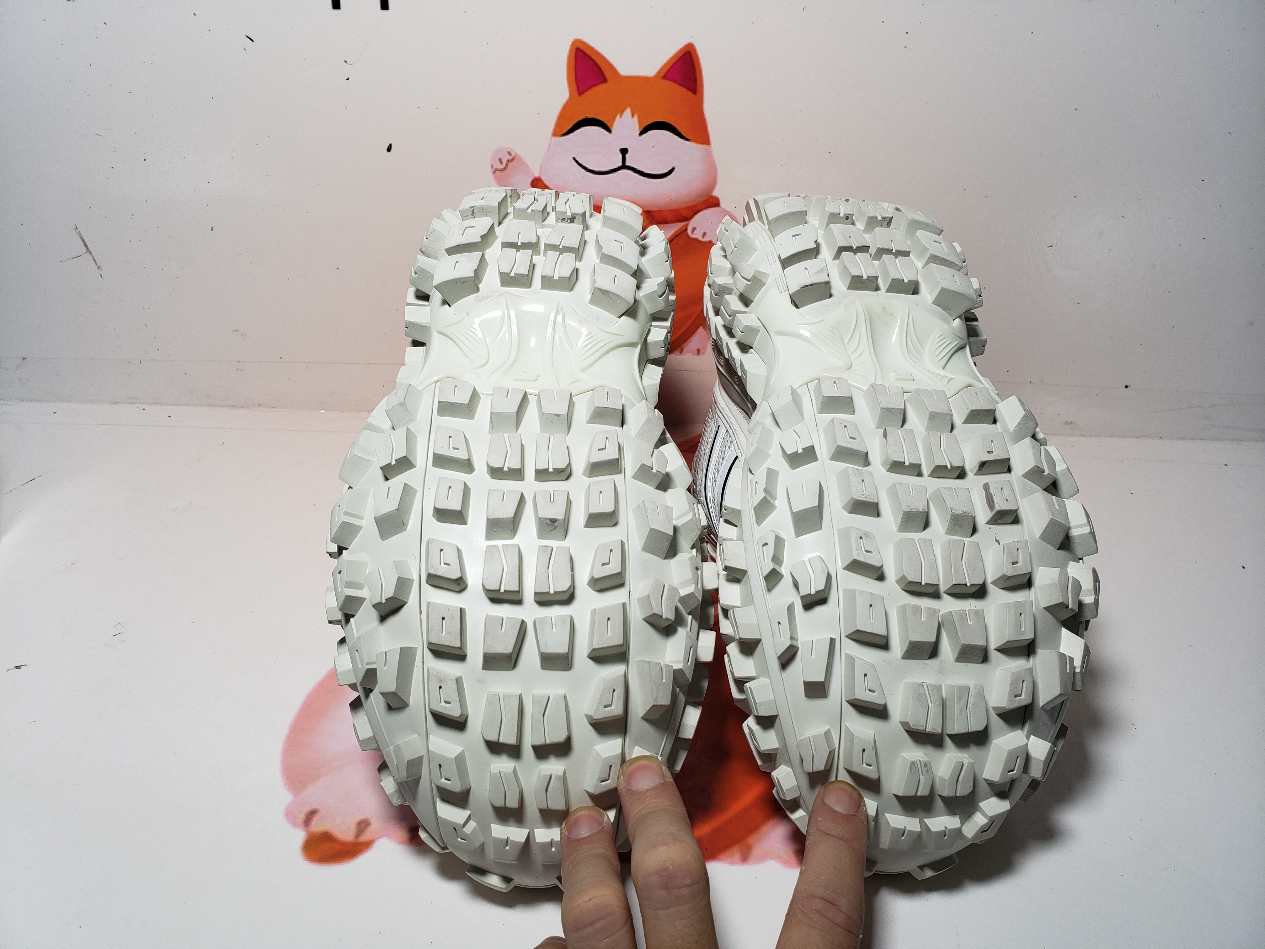 PKGoden Balenciaga Defender Off-White,685611 W2RAA 9110