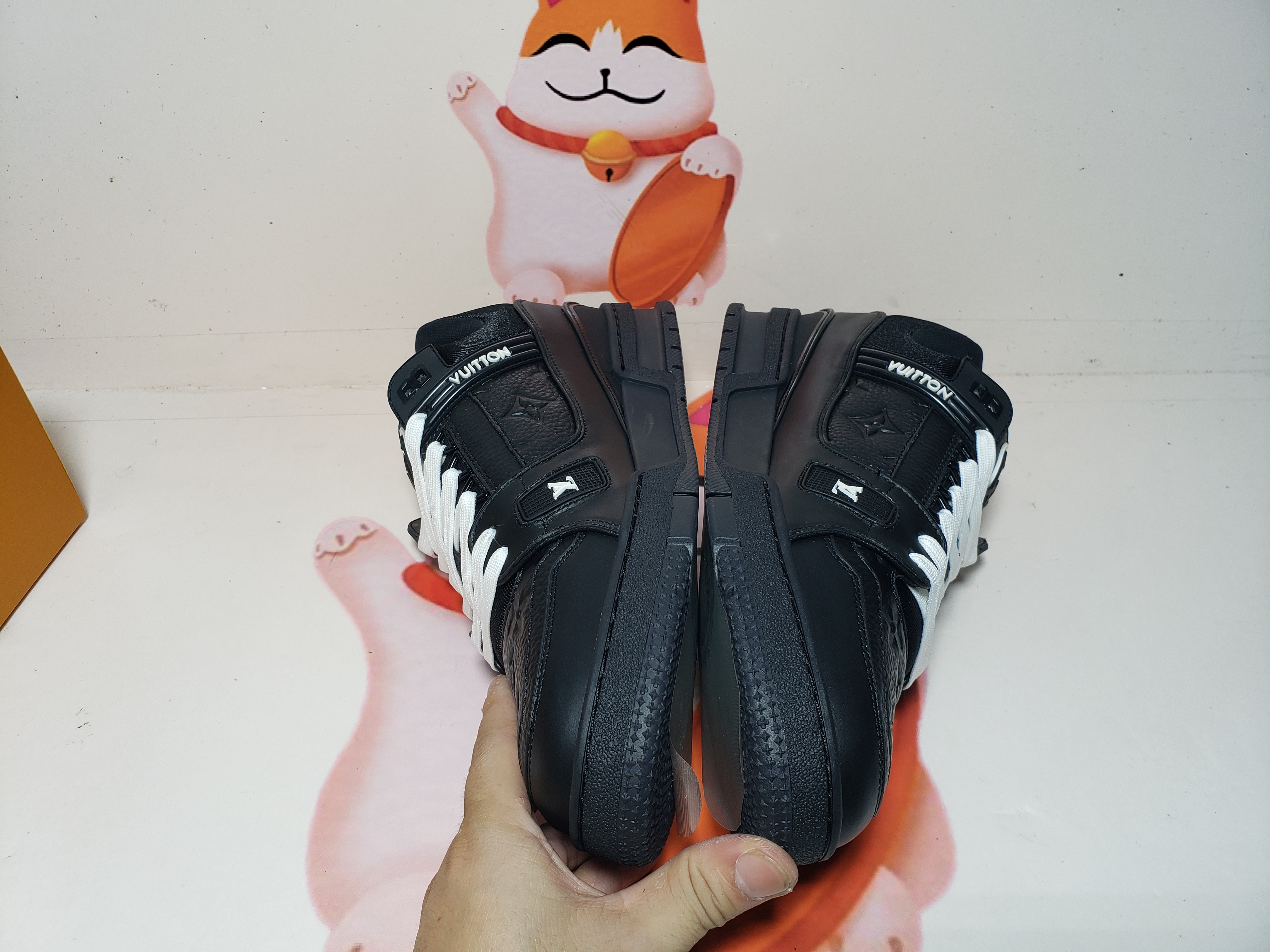 PKGoden Louis Vuitton Trainer All Black Embossing,1AARER