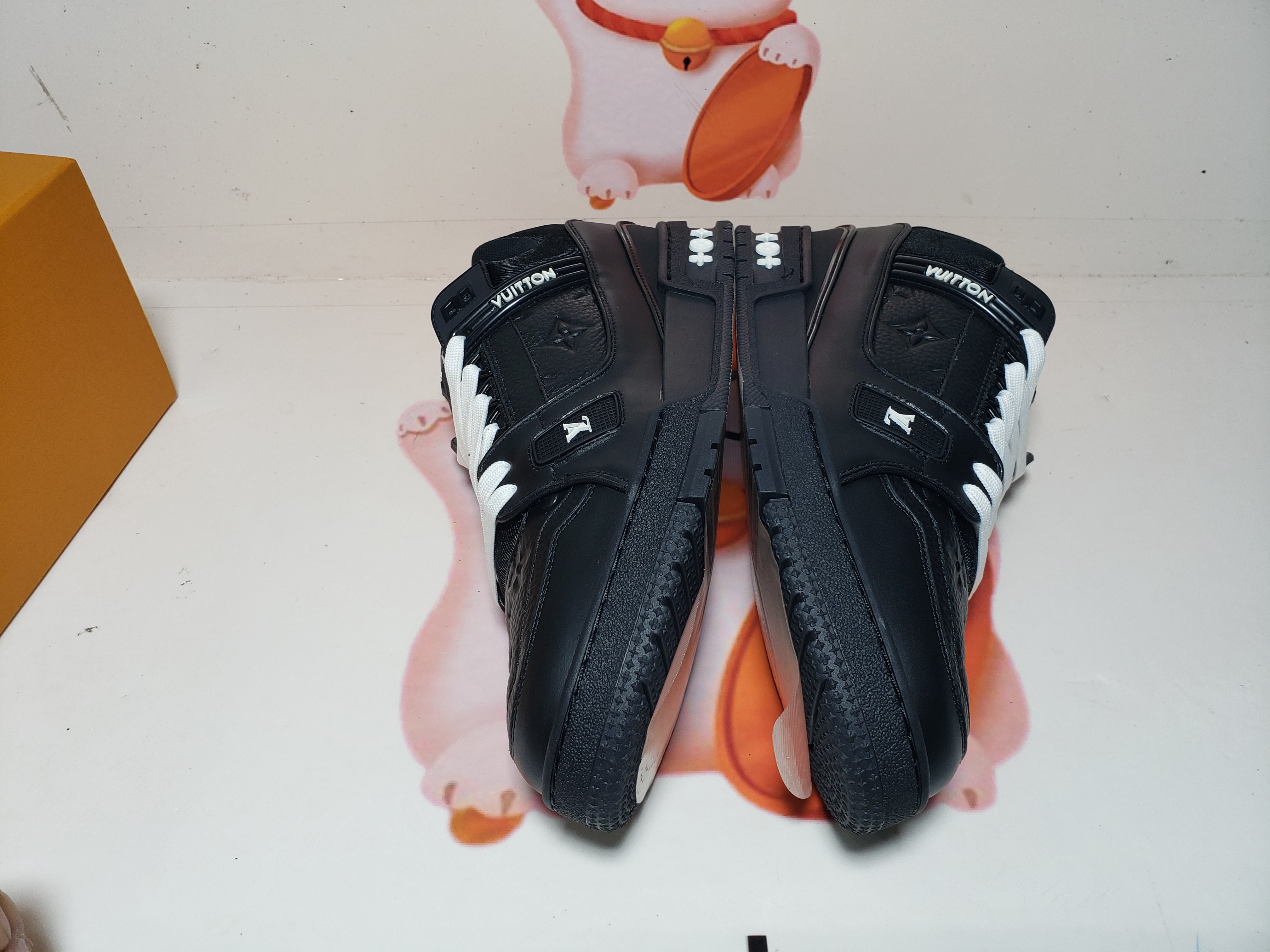 PKGoden Louis Vuitton Trainer All Black Embossing,1AARER