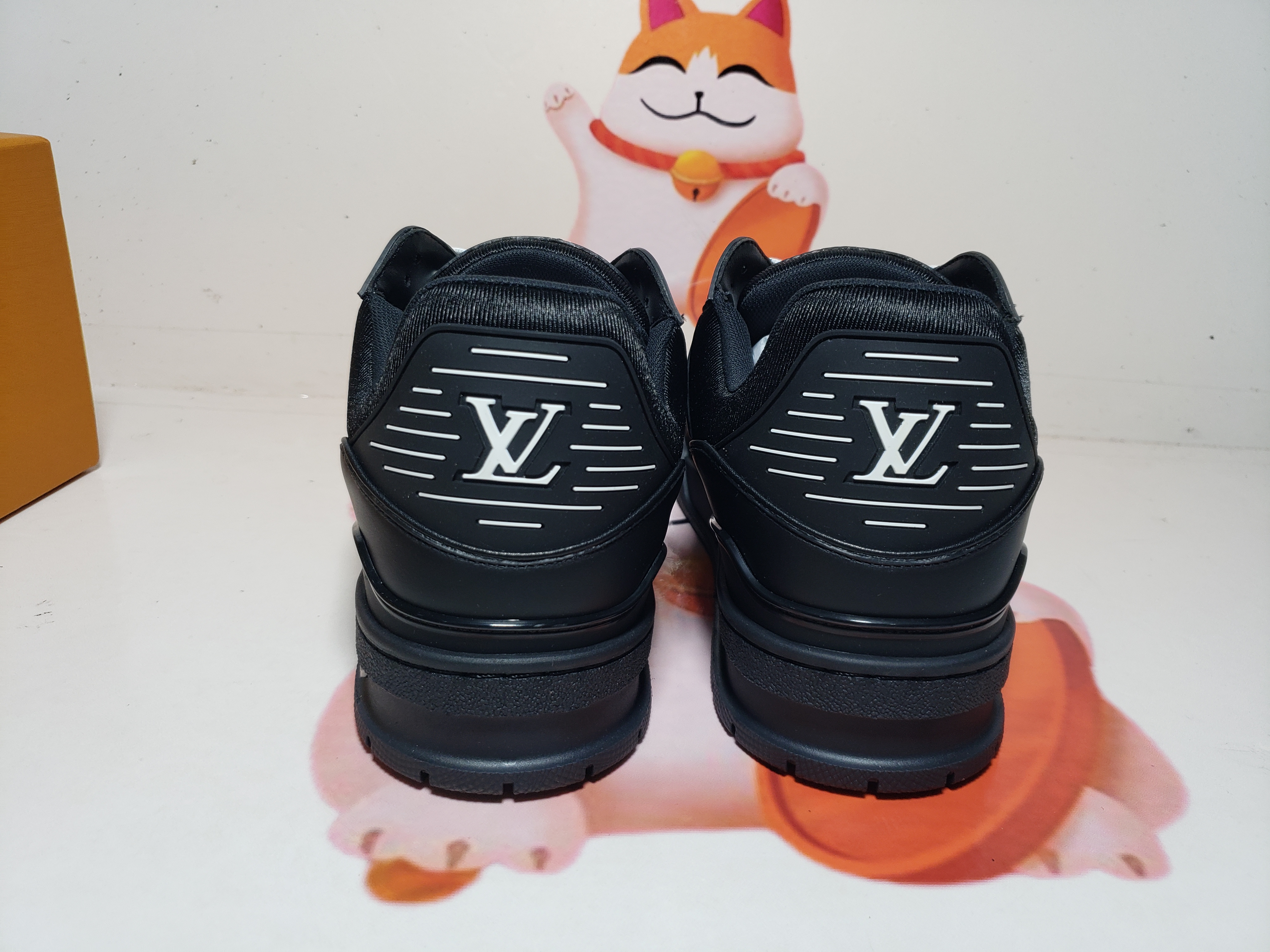PKGoden Louis Vuitton Trainer All Black Embossing,1AARER