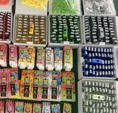 Packman mini  Liquid Diamonds + Live Resin Disposable Vape Pen  review dlrunk 02