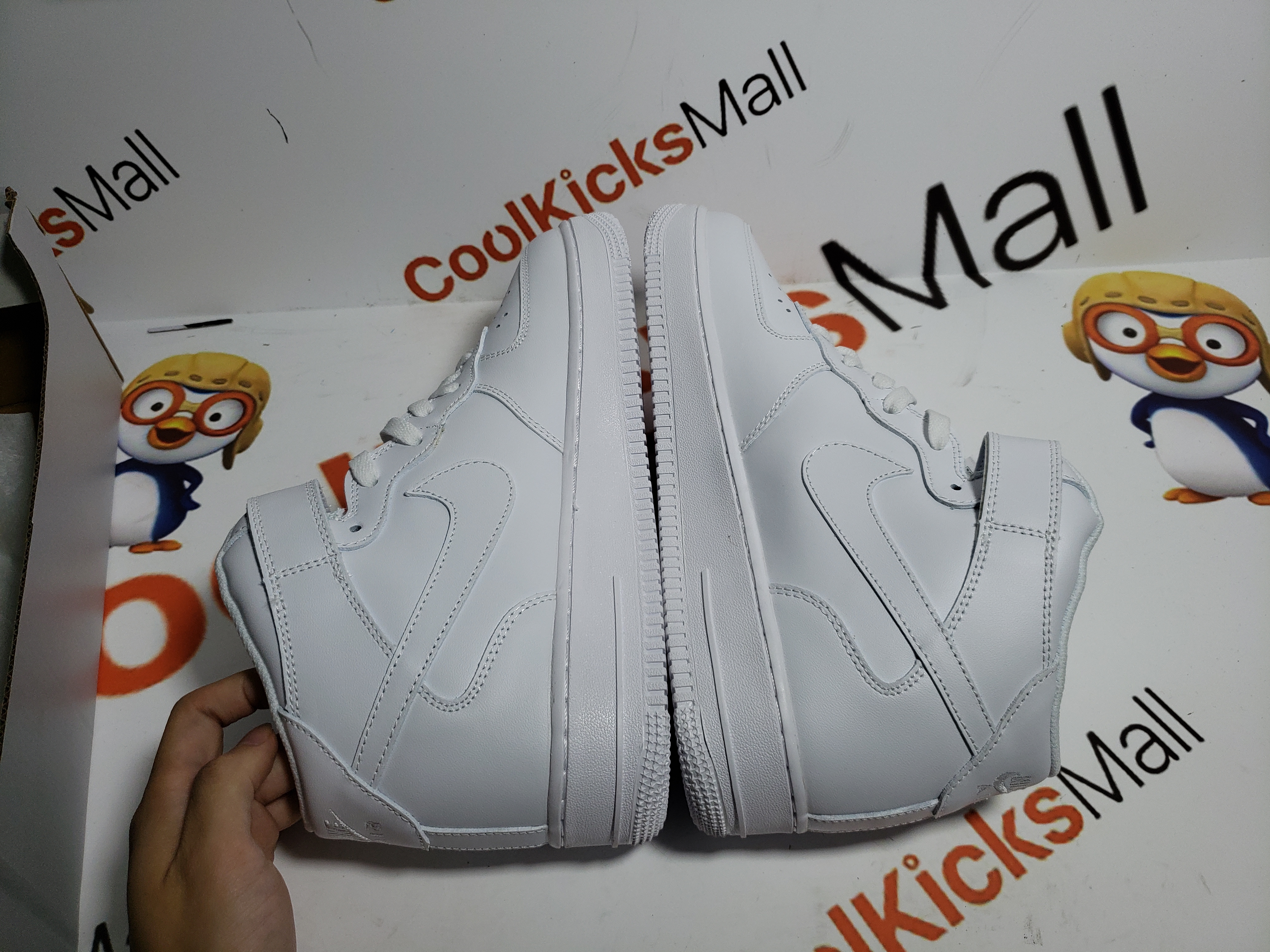Coolkicks GET Air Force 1 Mid White '07,366731-100