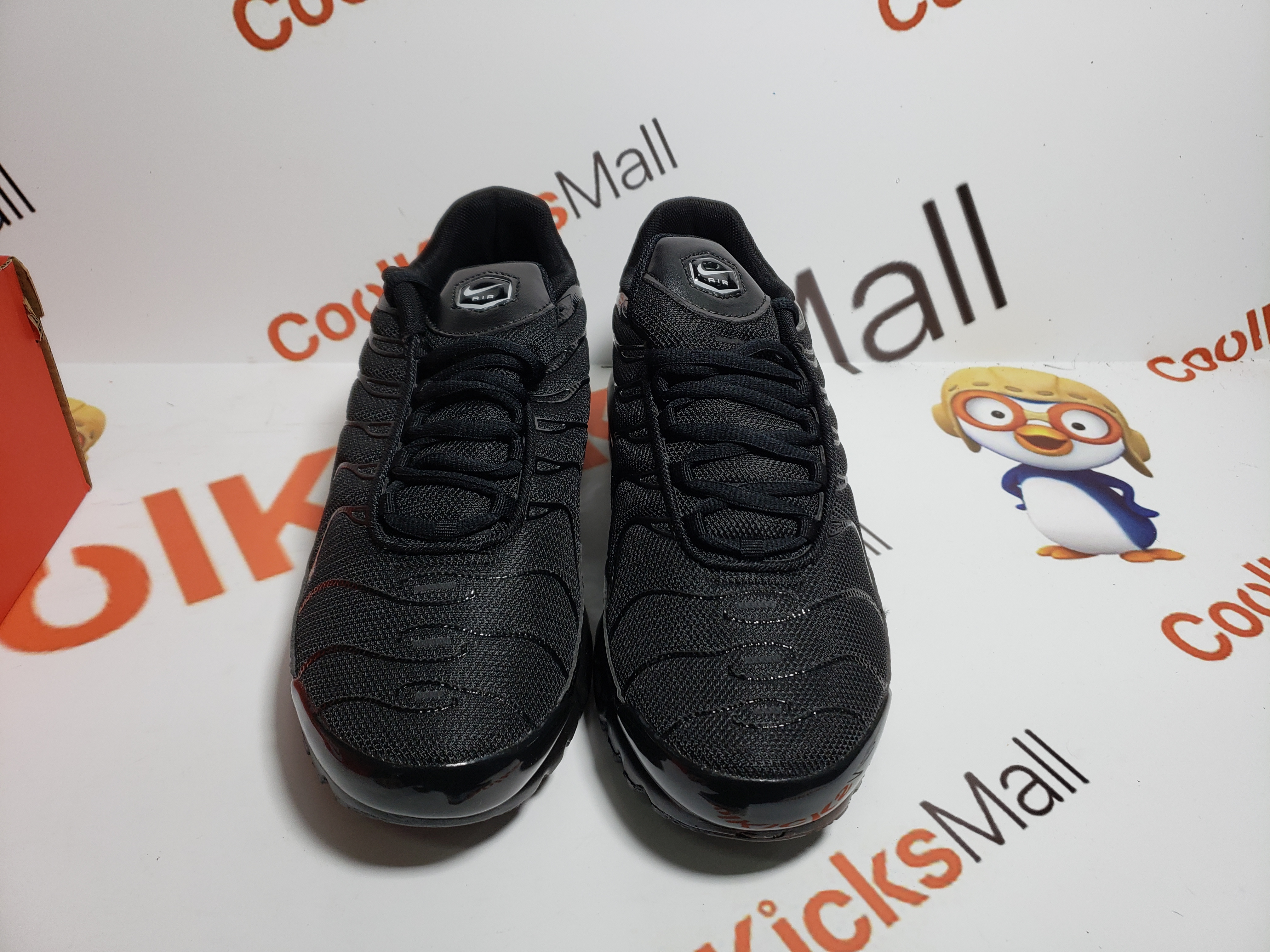 Coolkicks |G5 Air Max Plus Triple Black,604133-050