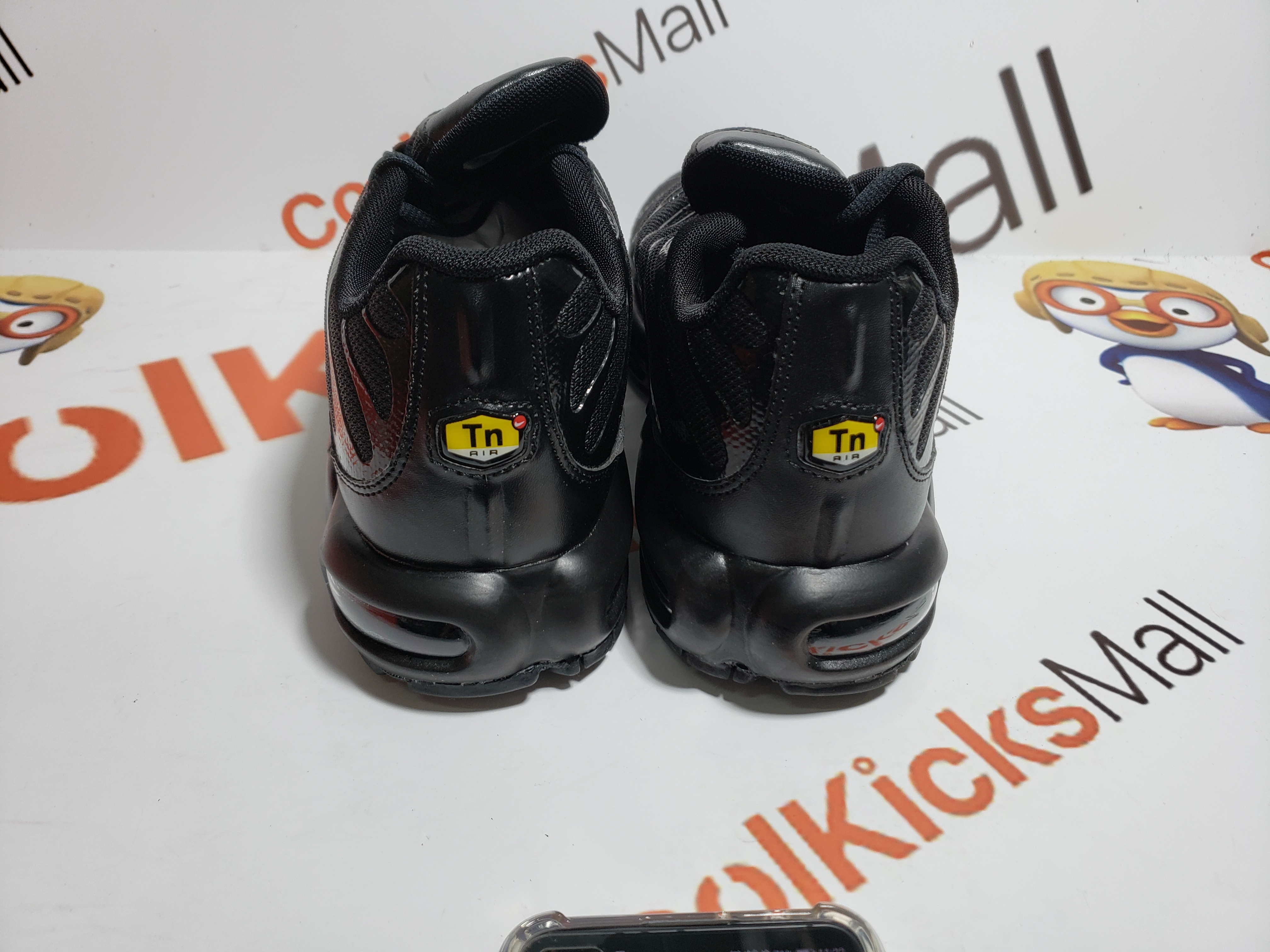 Coolkicks |G5 Air Max Plus Triple Black,604133-050