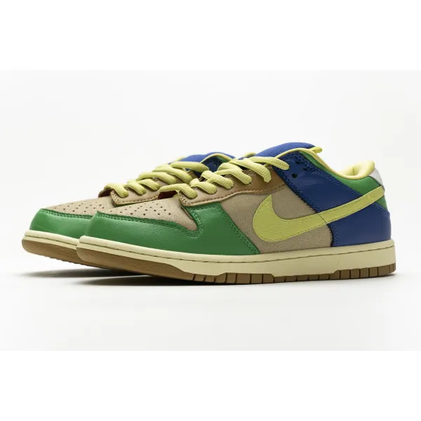 GET Dunk SB Low Brooklyn Projects