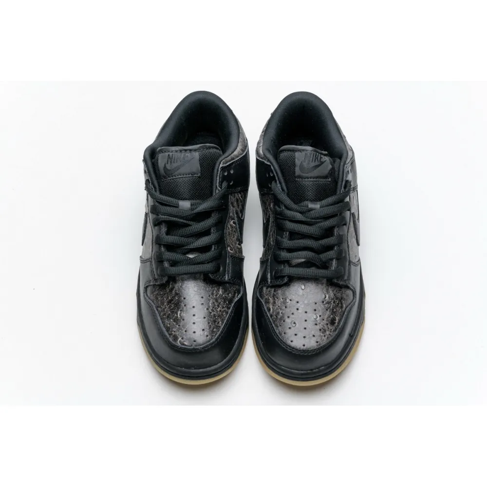 GET SB Dunk Low Ostrich