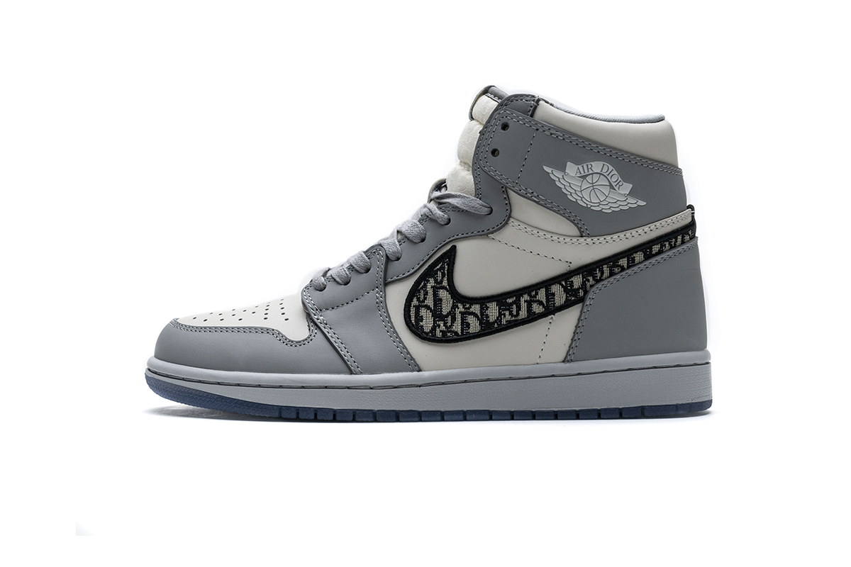 GET Air Jordan 1 Retro High Dior