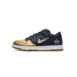 GET SB Dunk Low Supreme White Red