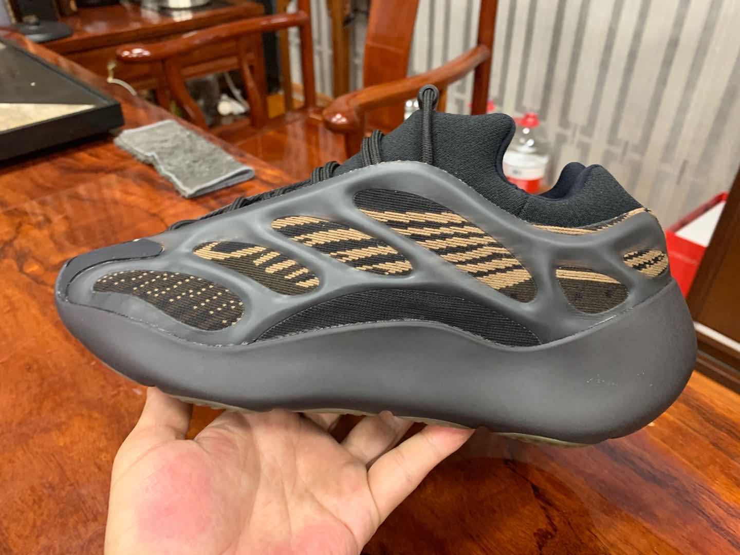PK GOD Yeezy 700 V3 Eremiel