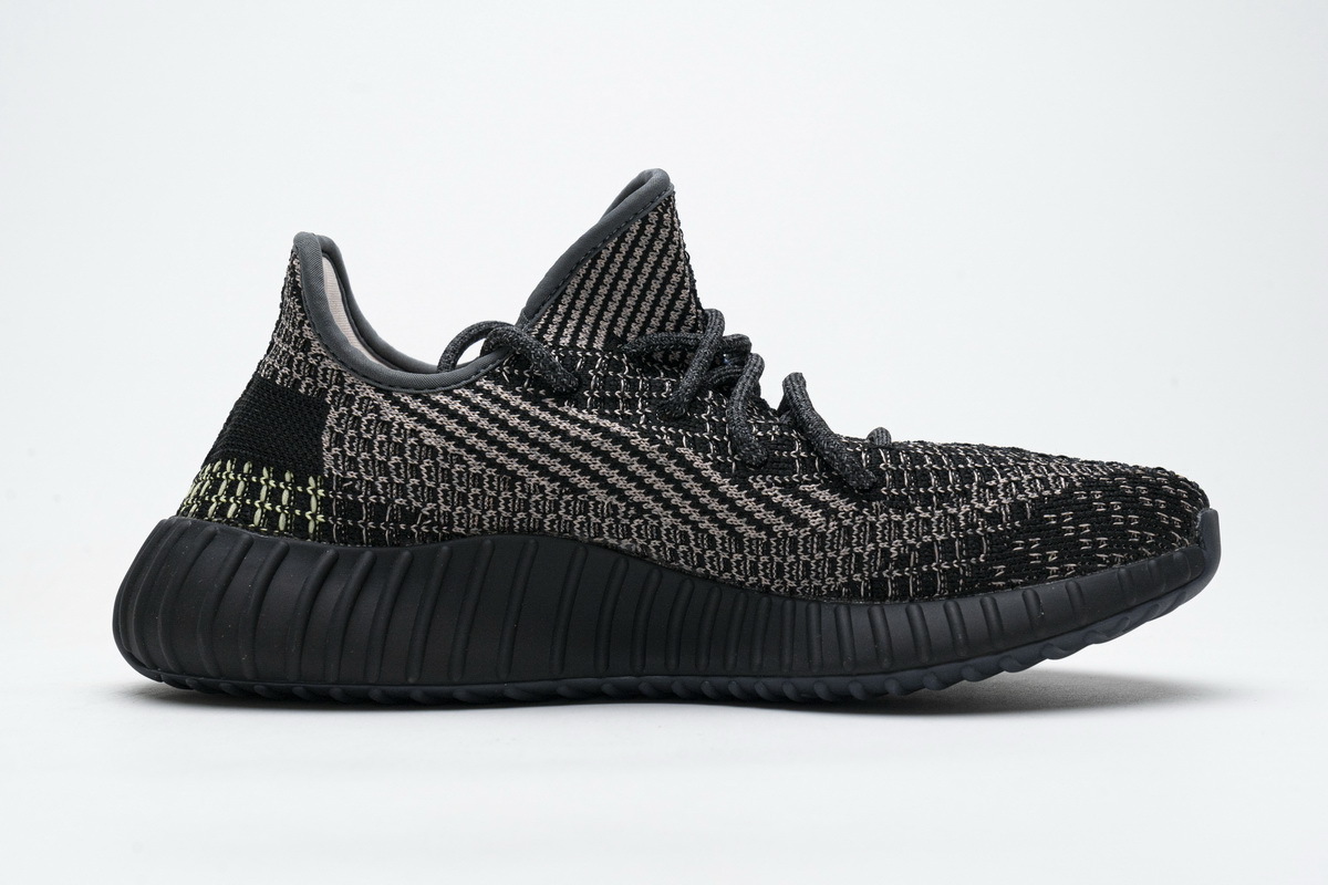 GET Yeezy Boost 350 V2 Yecheil (Reflective)