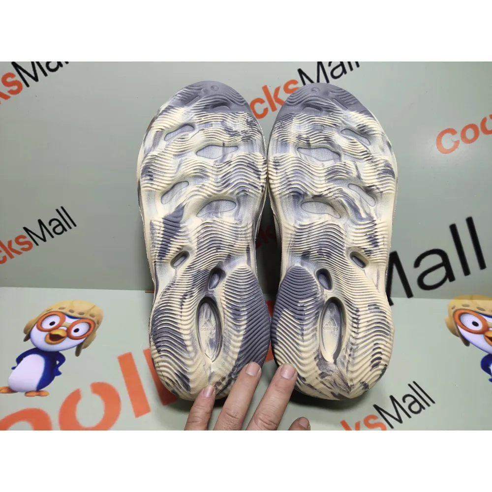 G5 Yeezy Foam RNNR MXT Moon Gray,GV7904