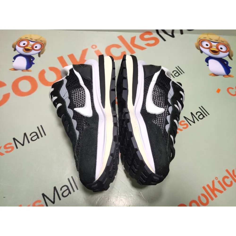 GET Vapor Waffle Sacai Black White, CV1363-001