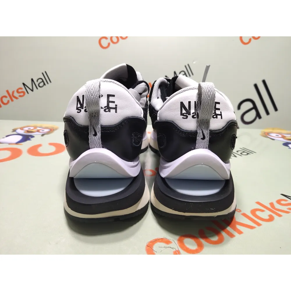 GET Vapor Waffle Sacai Black White, CV1363-001