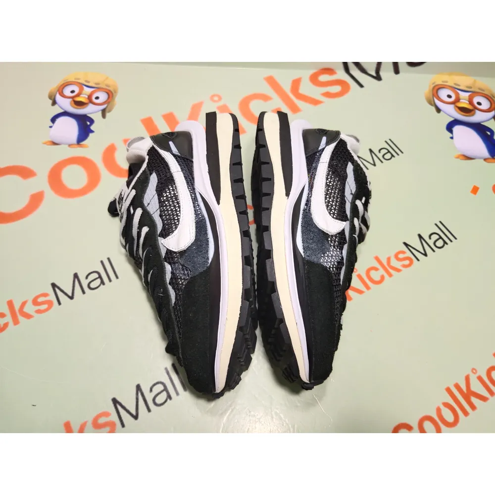 GET Vapor Waffle Sacai Black White, CV1363-001