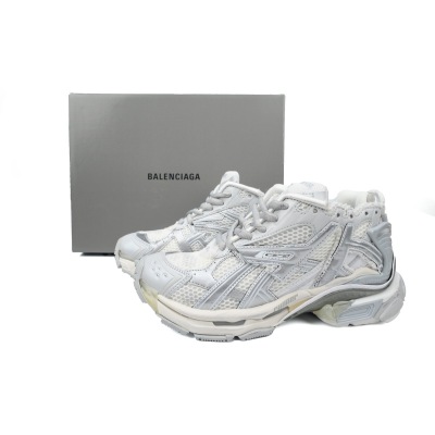 Uabat Balenciaga 7th Runner Mi Light Blue 677402 W3RB2 8100 02