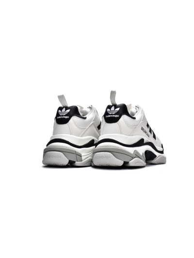 PKGoden  Balenciaga 1st Triple S 02