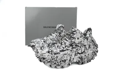 PKGoden  Balenciaga Defender Graffiti 685611 W2RAM 9010 02
