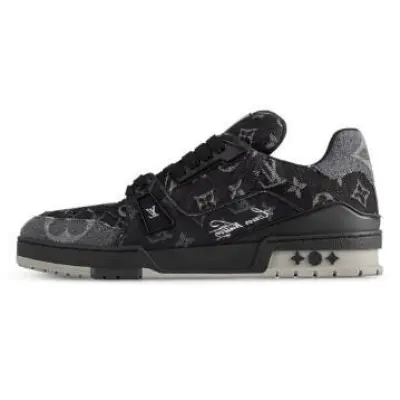 PKGoden Louis Vuitton Trainer Black 01