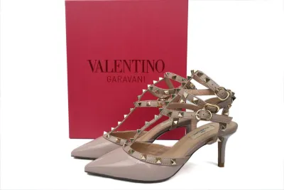 PKGoden  Valentino Garavani Rockstud Off White 02