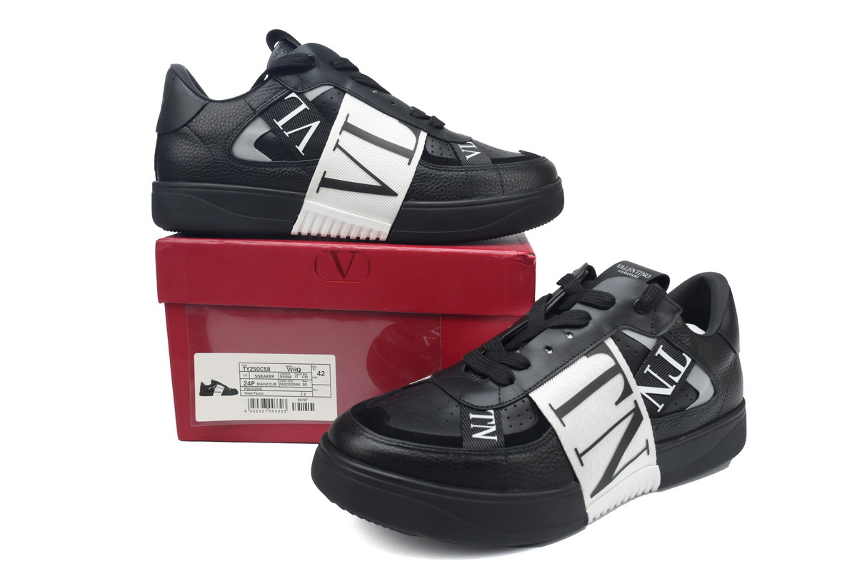  Valentino Garavani VL7N Low Sneakers Black