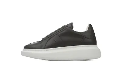 PKGoden Alexander McQueen Sneaker Black and White 01