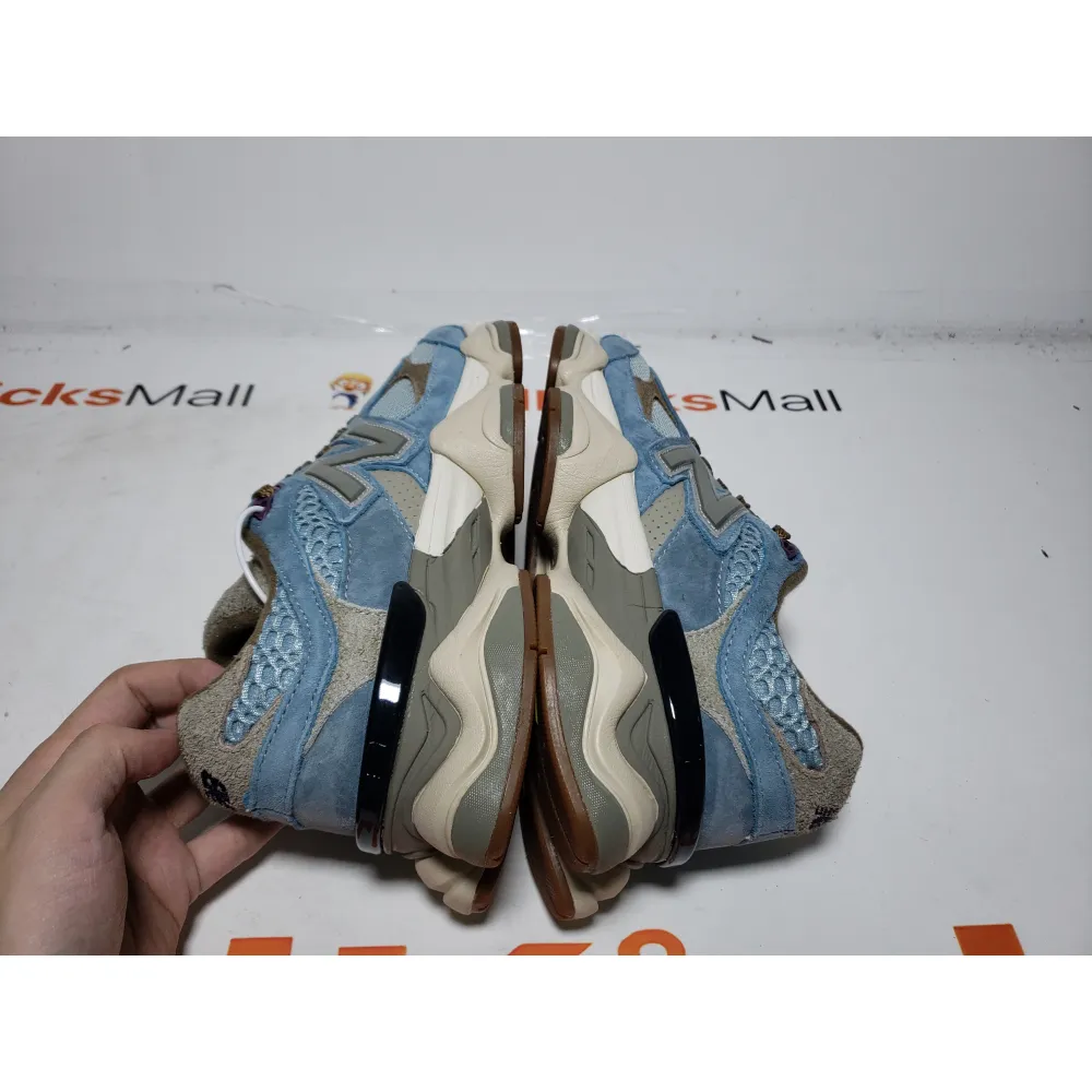 GET New Balance 9060 x Bodega Age Of Discovery 2022