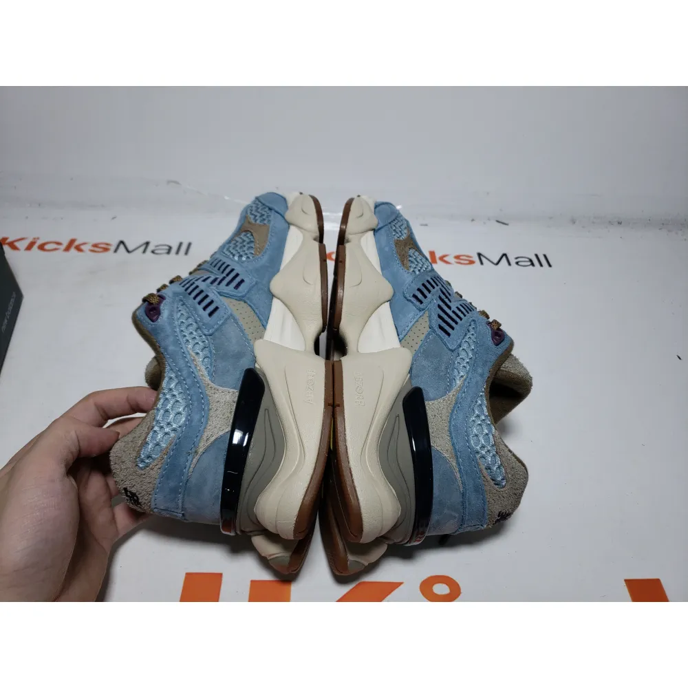 GET New Balance 9060 x Bodega Age Of Discovery 2022