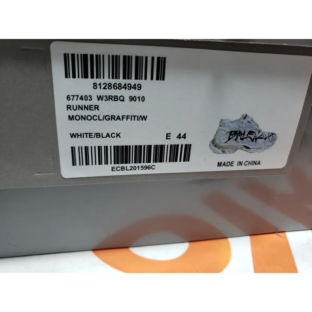 PKGoden Balenciaga Runner White And Black Characters 677402 W3RBQ 9010 