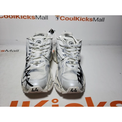 PKGoden Balenciaga Runner White And Black Characters 677402 W3RBQ 9010  02